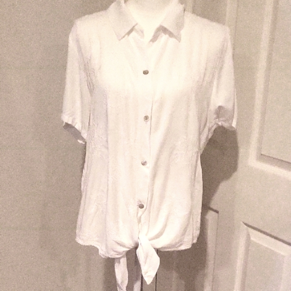 Italian Women's White Button-Up Top